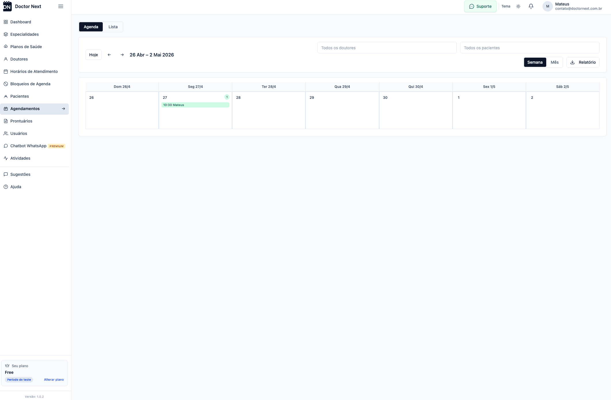 Agenda semanal do Doctor Next mostrando horários por médico